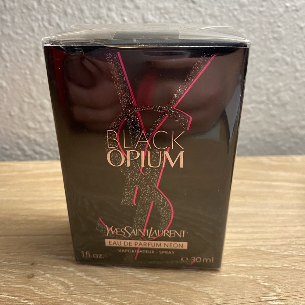 Yves Saint Laurent Black Opium Perfume